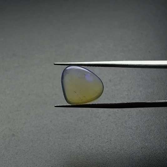 Fire opal I 4.25-Ratti