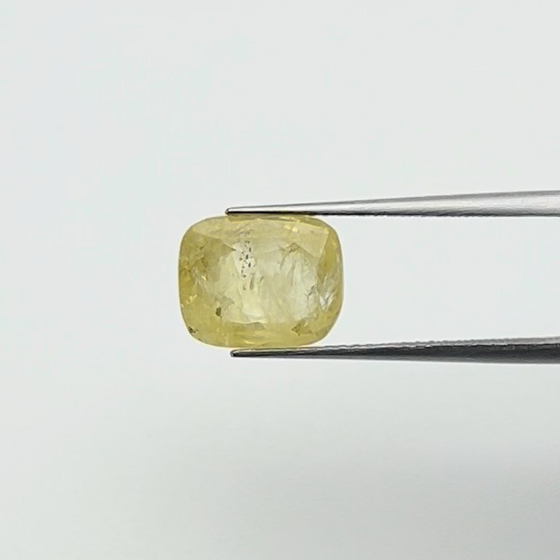 Yellow Sapphire | 6.00 Ratti