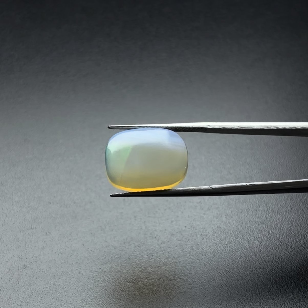 Fire opal I 10.25-Ratti