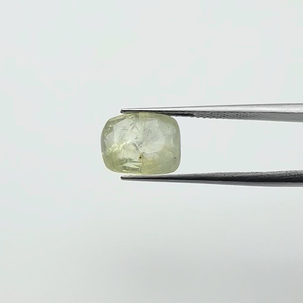 Yellow Sapphire | 6.00 Ratti