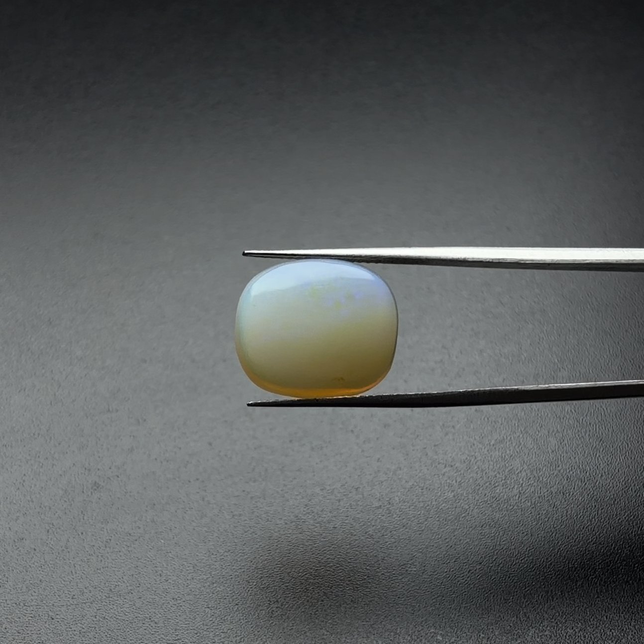 Fire opal I 10.25-Ratti