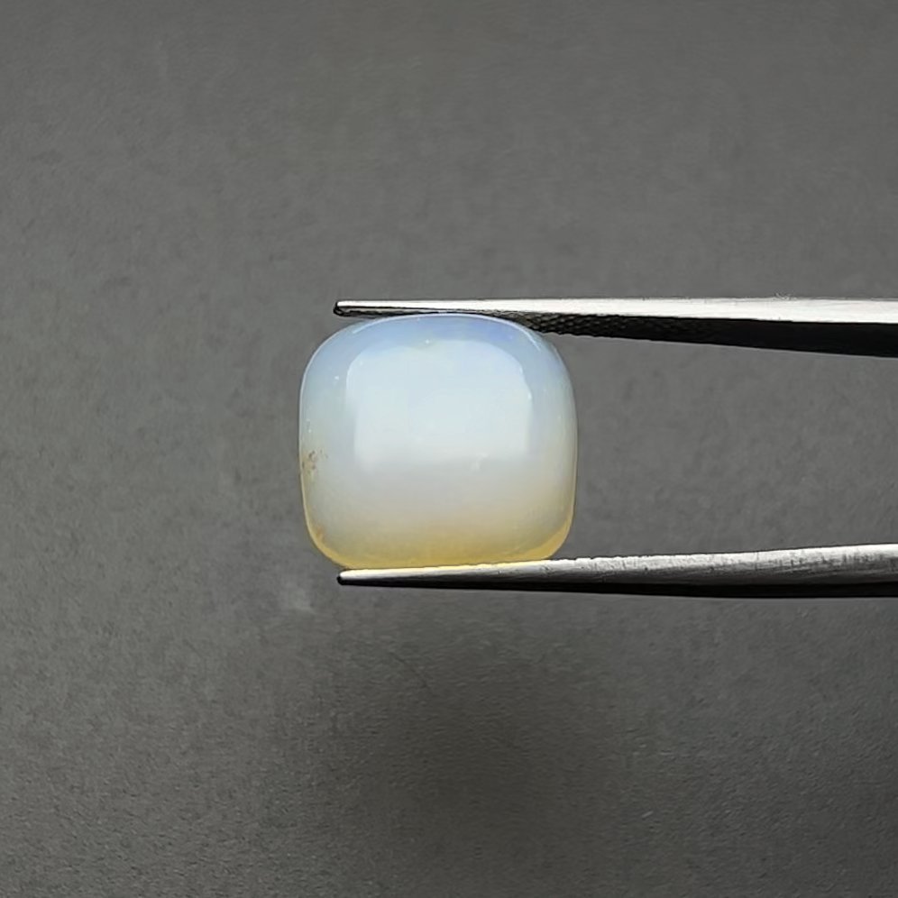 Fire opal I 7.50-Ratti