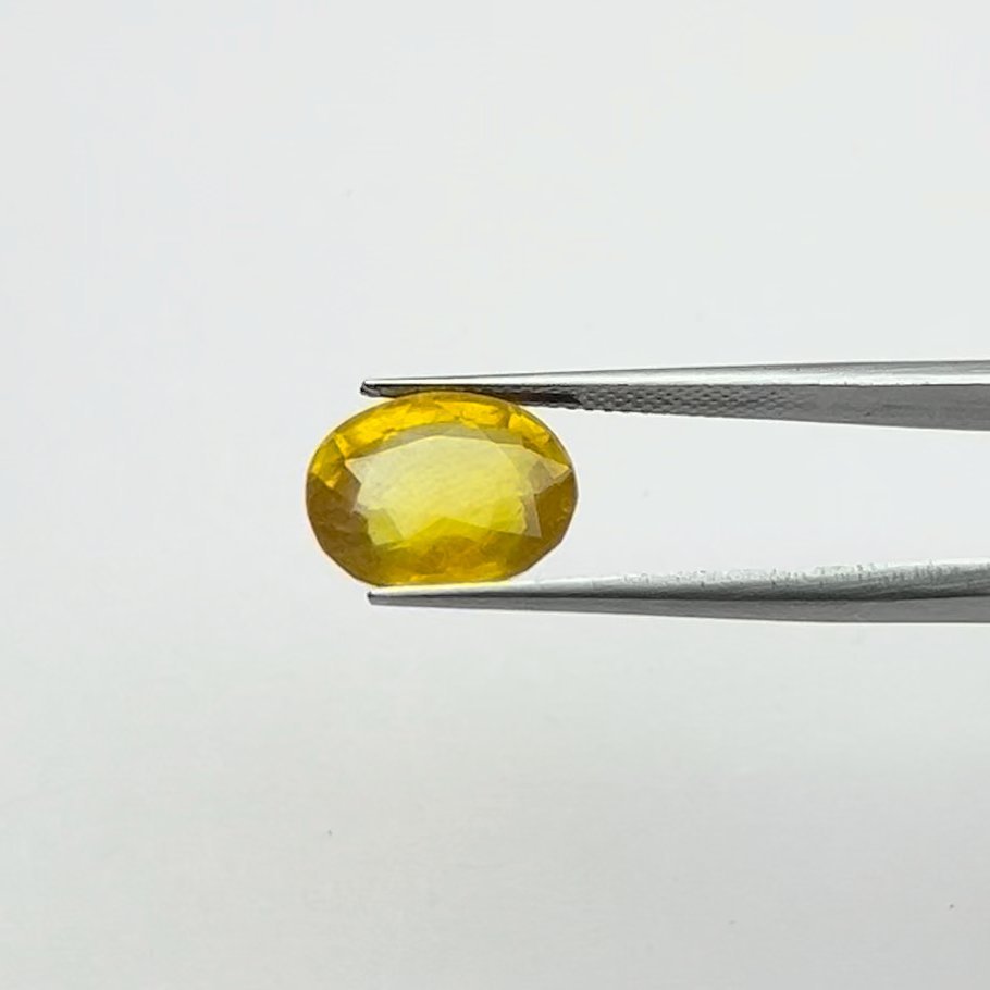 Yellow Sapphire | 9.00 Ratti