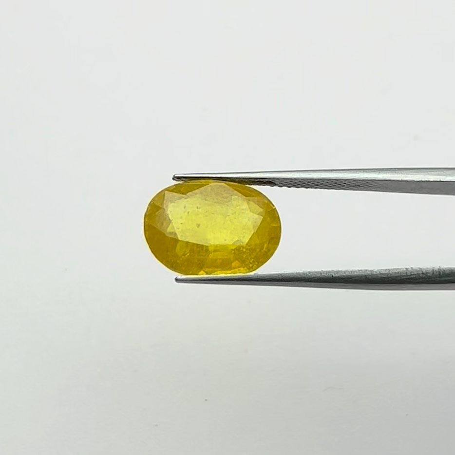 Yellow Sapphire | 7.50 Ratti