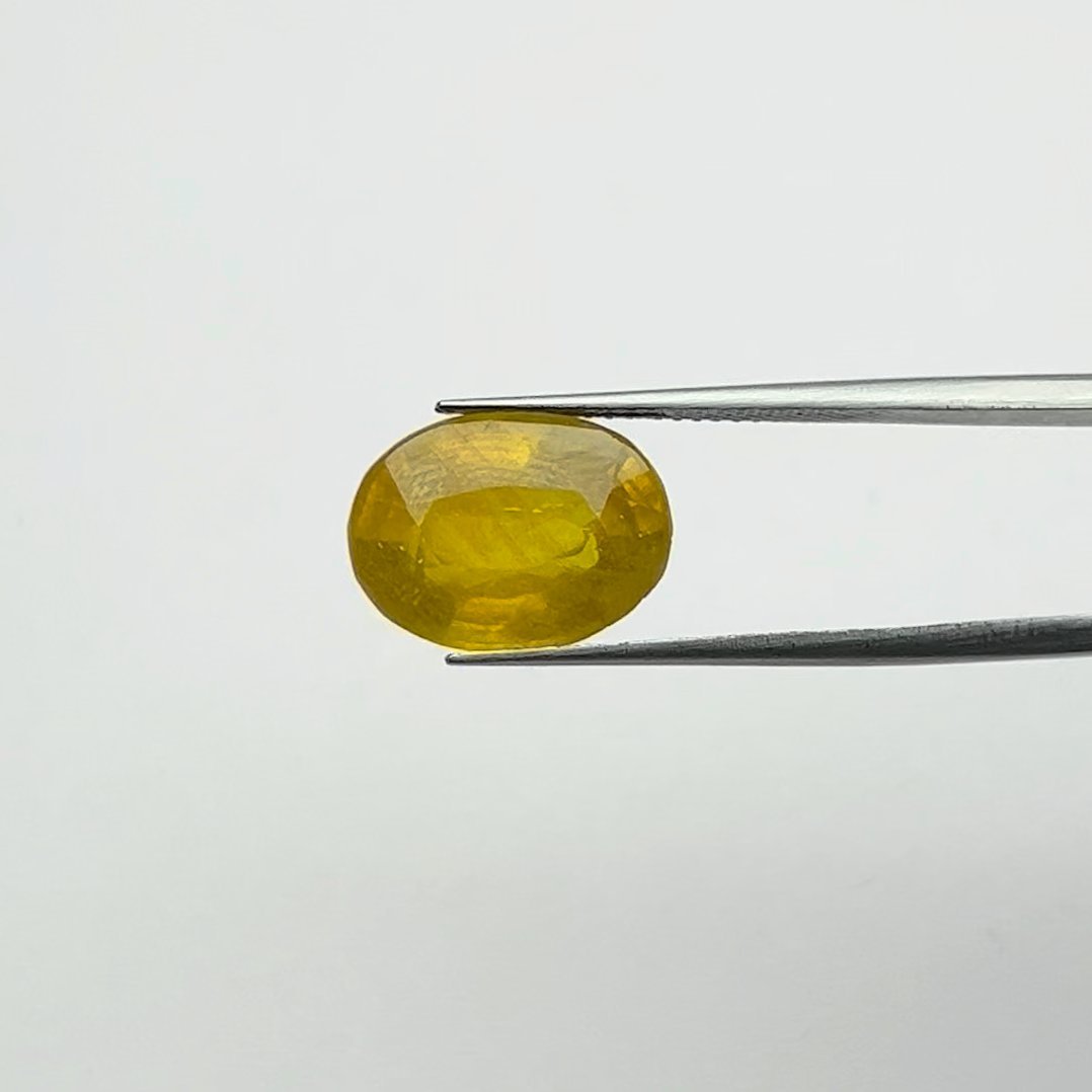Yellow Sapphire | 9.50 Ratti