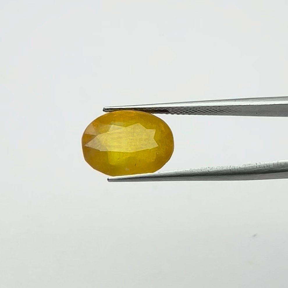 Yellow Sapphire | 11.00 Ratti