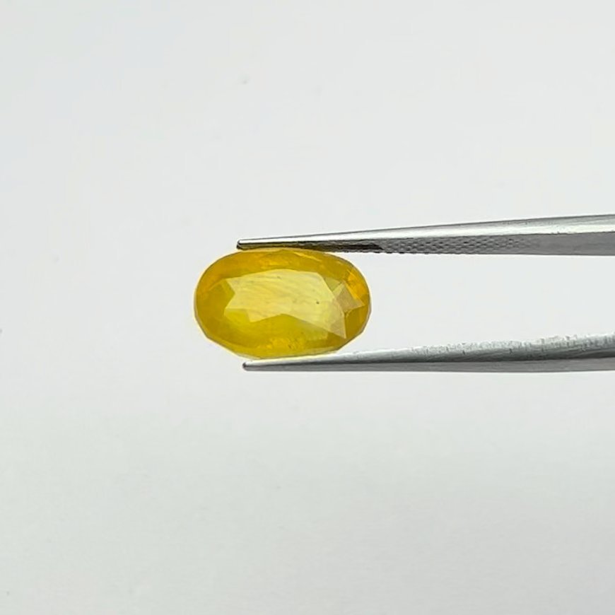 Yellow Sapphire | 11.00 Ratti