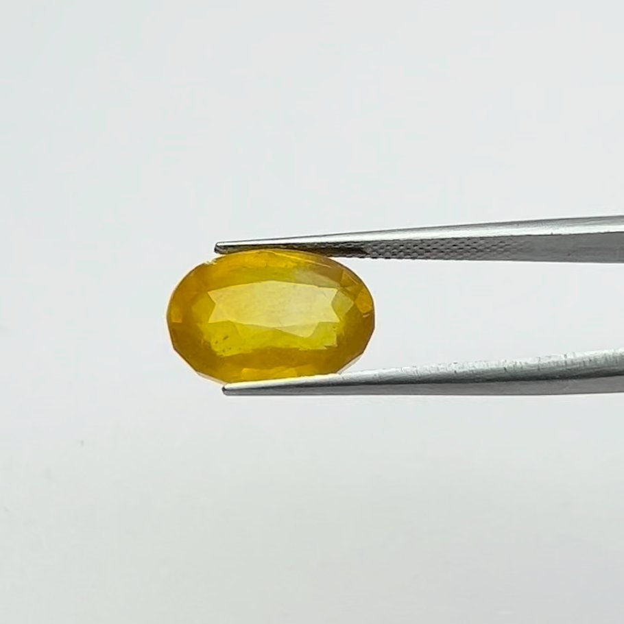 Yellow Sapphire | 9.00 Ratti