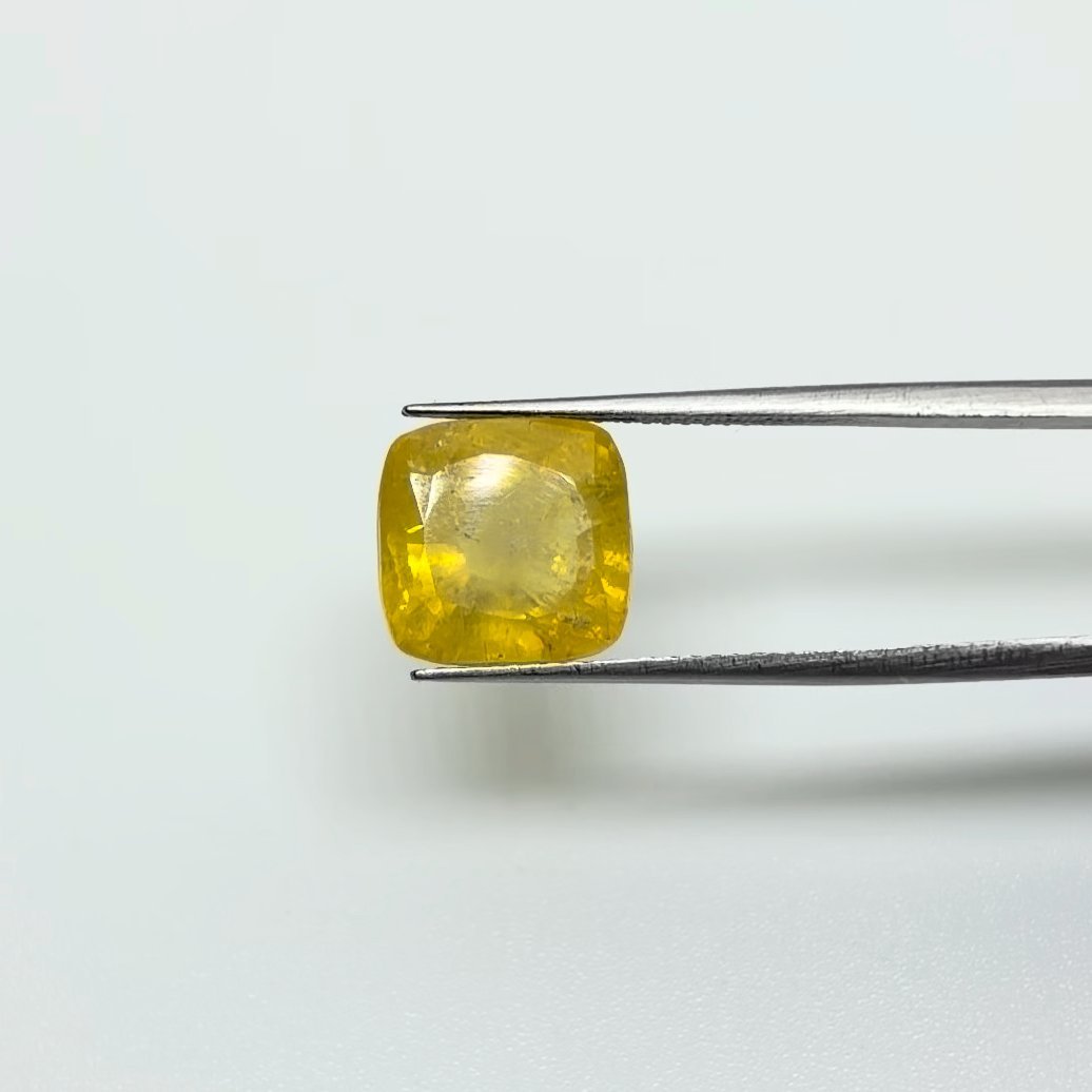 Yellow Sapphire | 9.50 Ratti