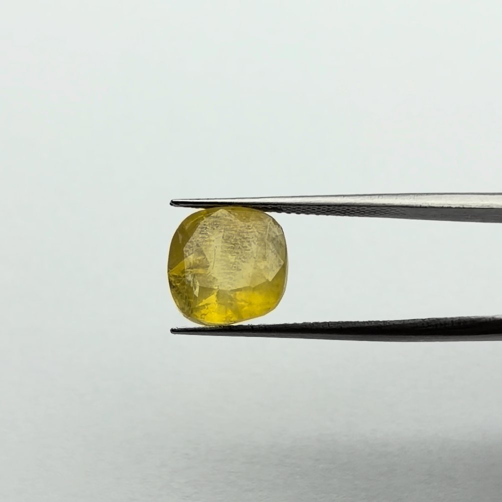 Yellow Sapphire | 7.50 Ratti