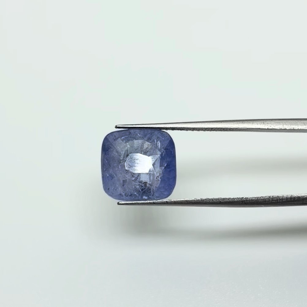 Blue Sapphire | 7.00 Ratti