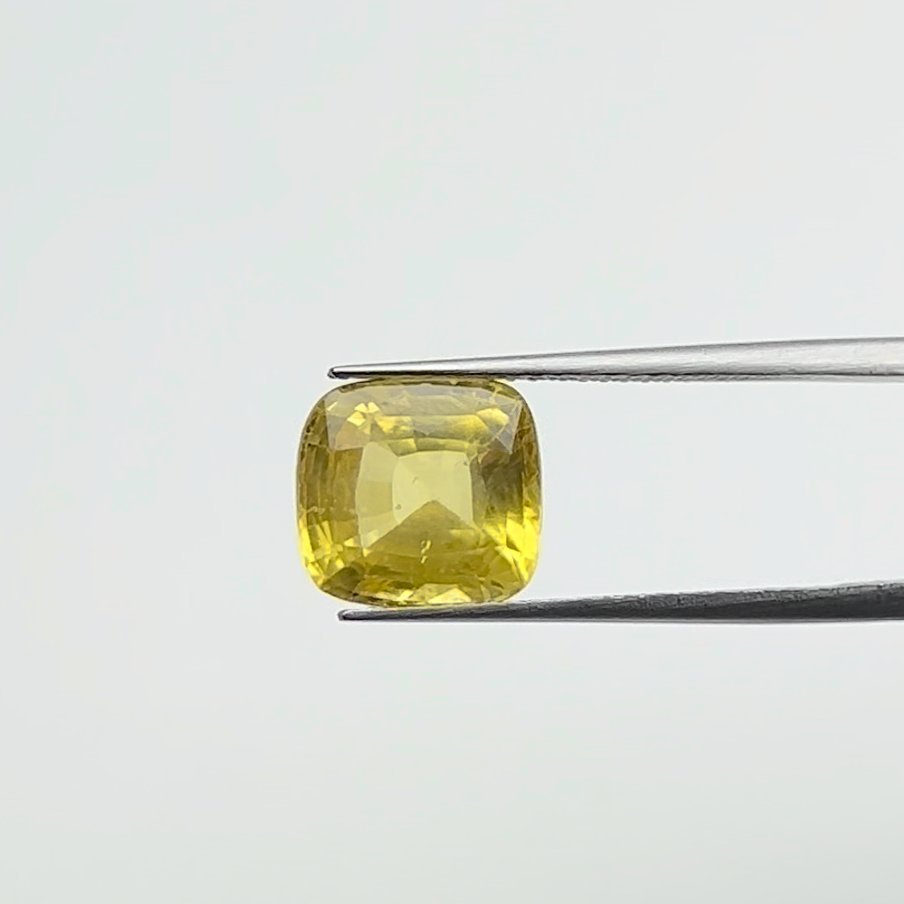 Yellow Sapphire | 6.00 Ratti