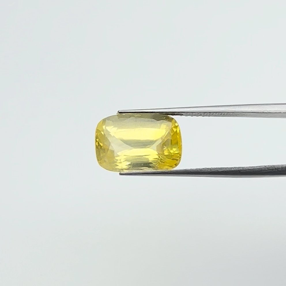 Yellow Sapphire | 7.50 Ratti
