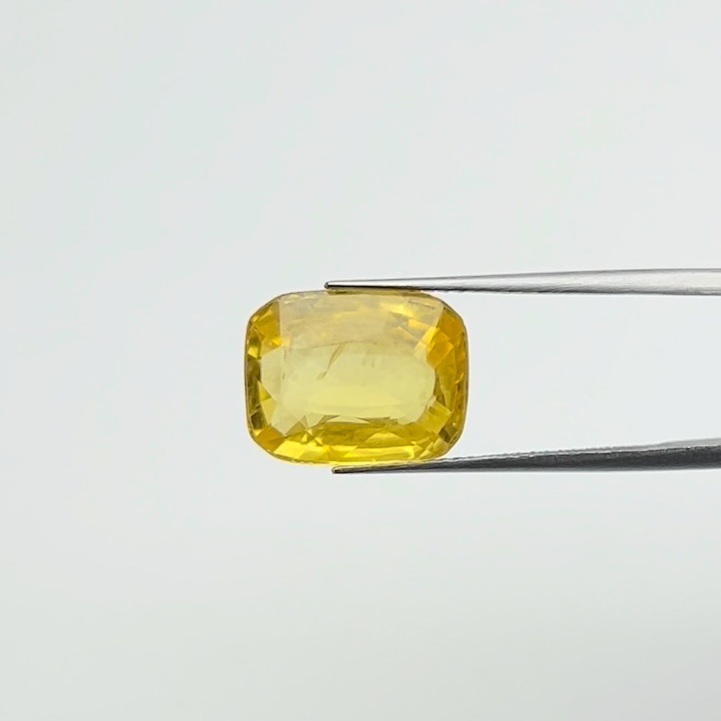 Yellow Sapphire | 10.25 Ratti