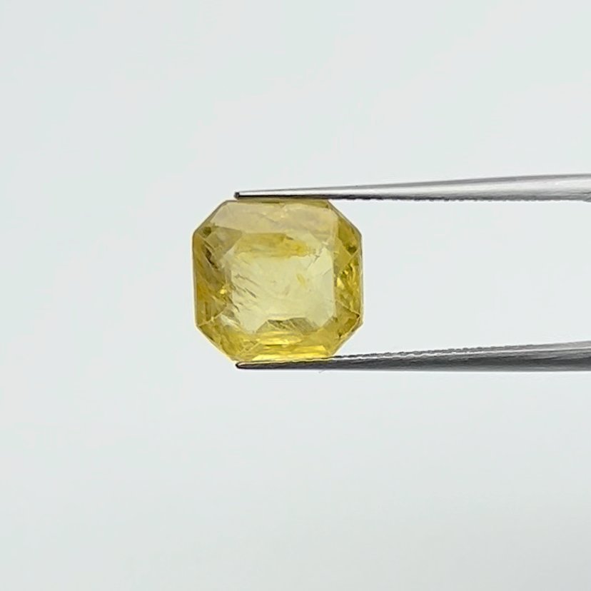 Yellow Sapphire | 6.00 Ratti
