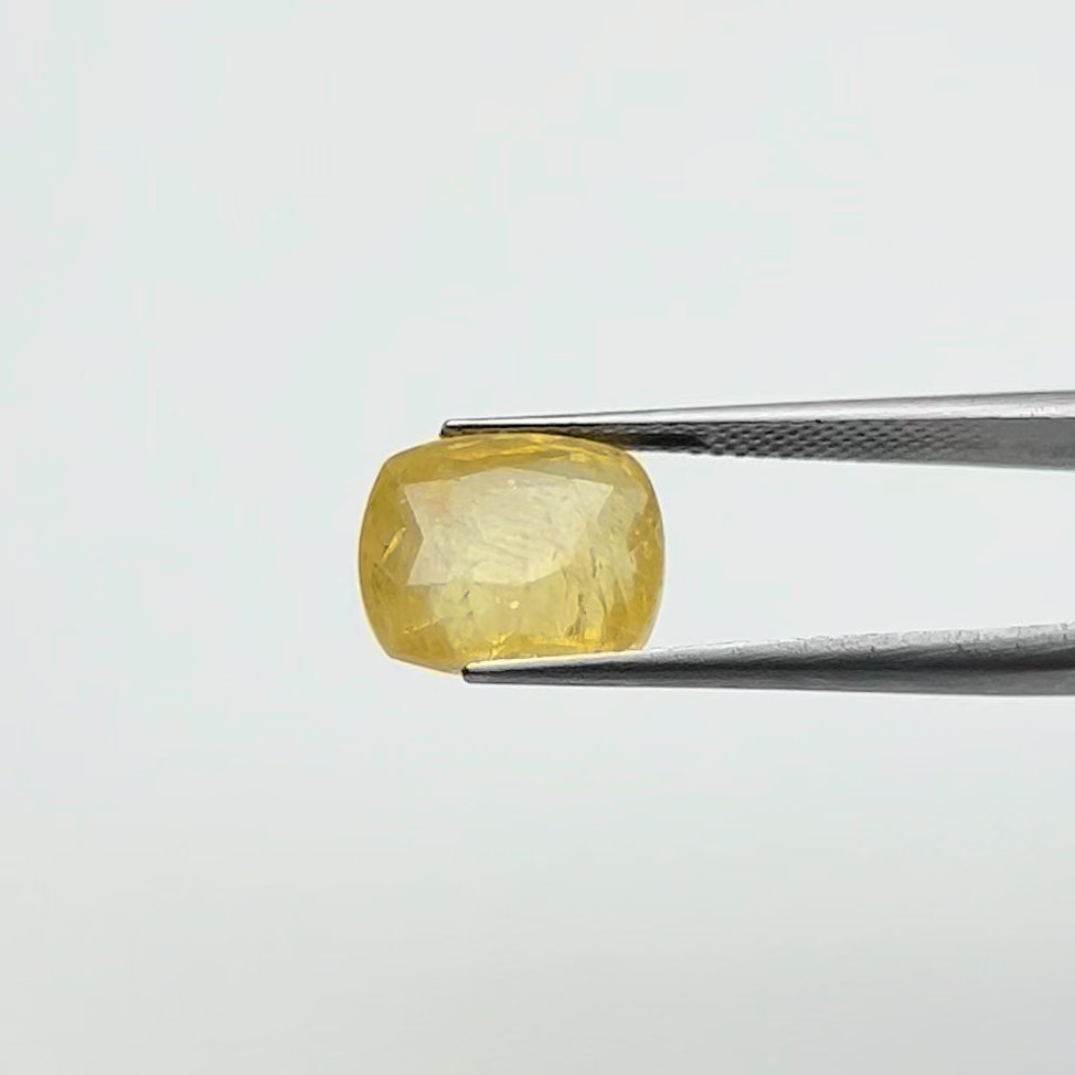 Yellow Sapphire | 8.25 Ratti
