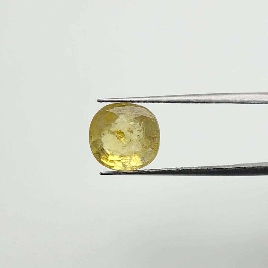 Yellow Sapphire | 8.00 Ratti