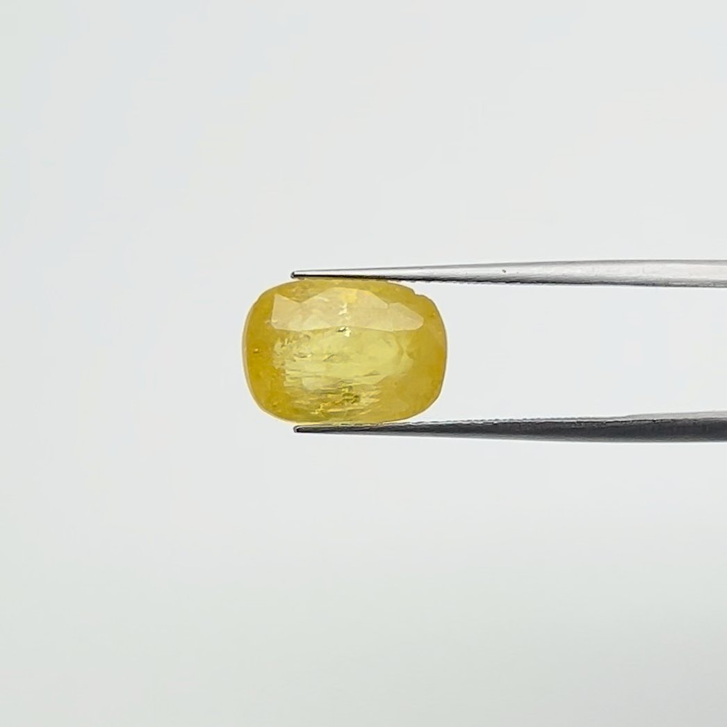 Yellow Sapphire | 9.50 Ratti